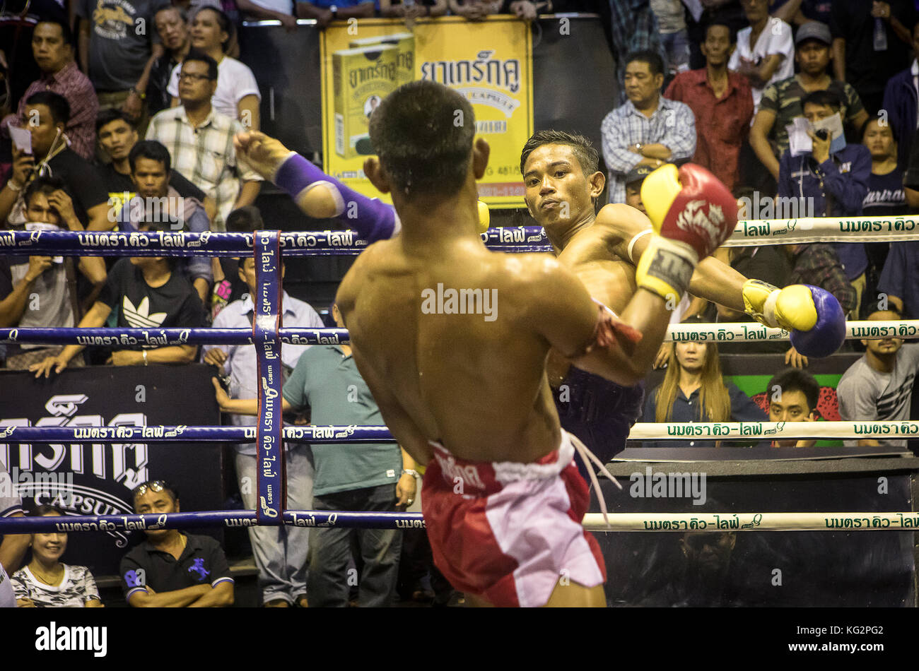Muay Thai boxers fighting, Bangkok, Thailand Stock Photo