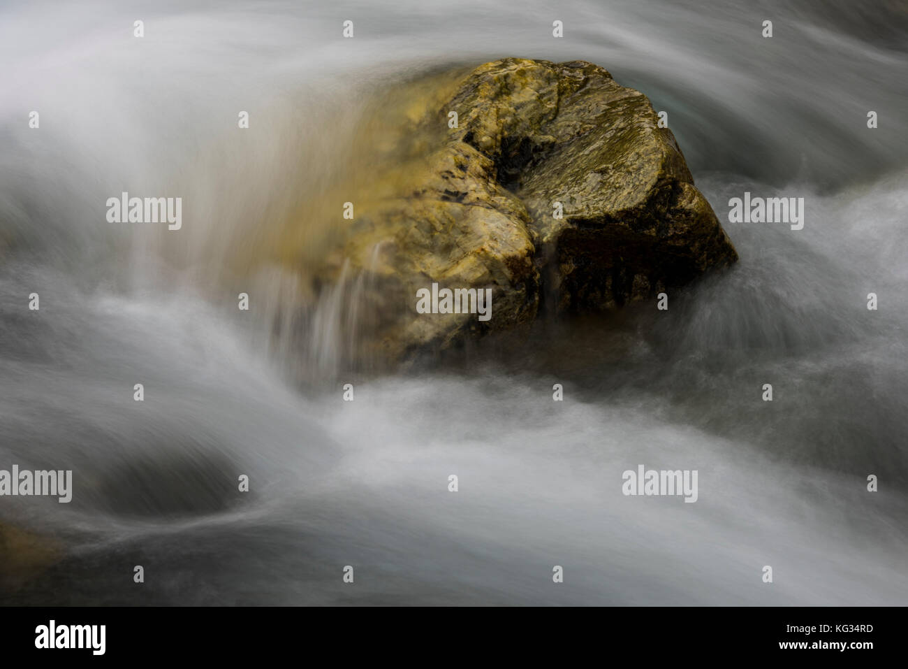 Fast flowing river rock hi-res stock photography and images - Alamy