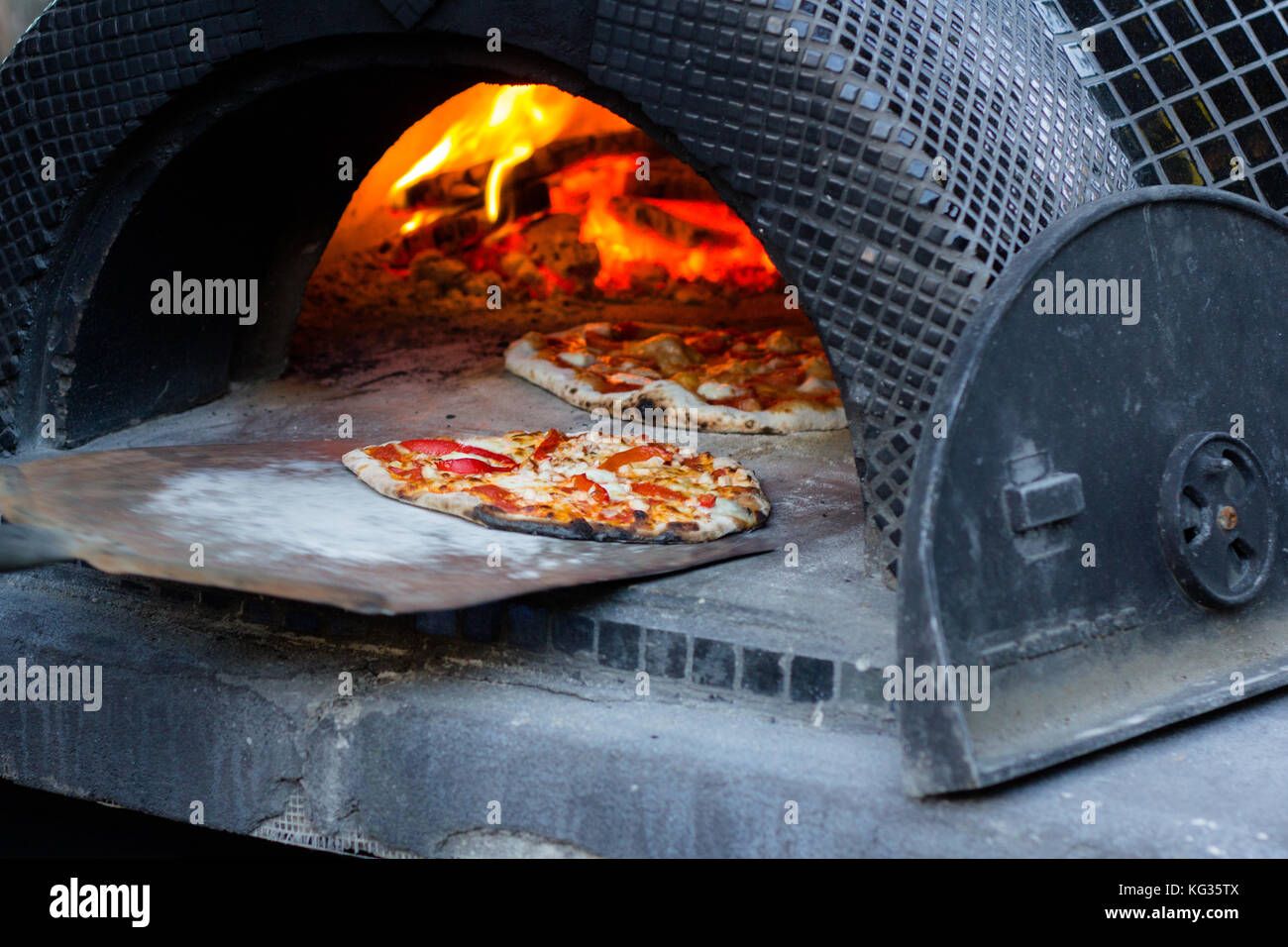Wood fired oven hires stock photography and images Alamy