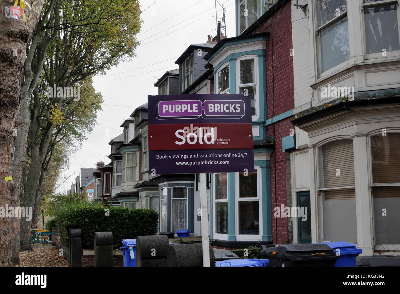 Purple Bricks sold sign, Houses in Nether Edge Sheffield UK Stock Photo