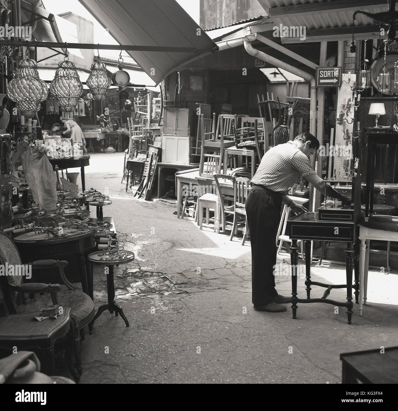 Fifties furniture hi res stock photography and images Alamy