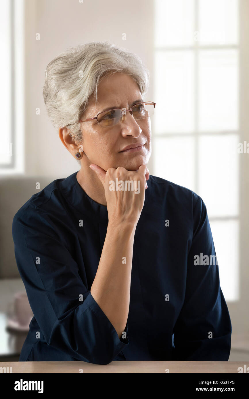Beautiful mature woman 70 hi-res stock photography and images - Alamy