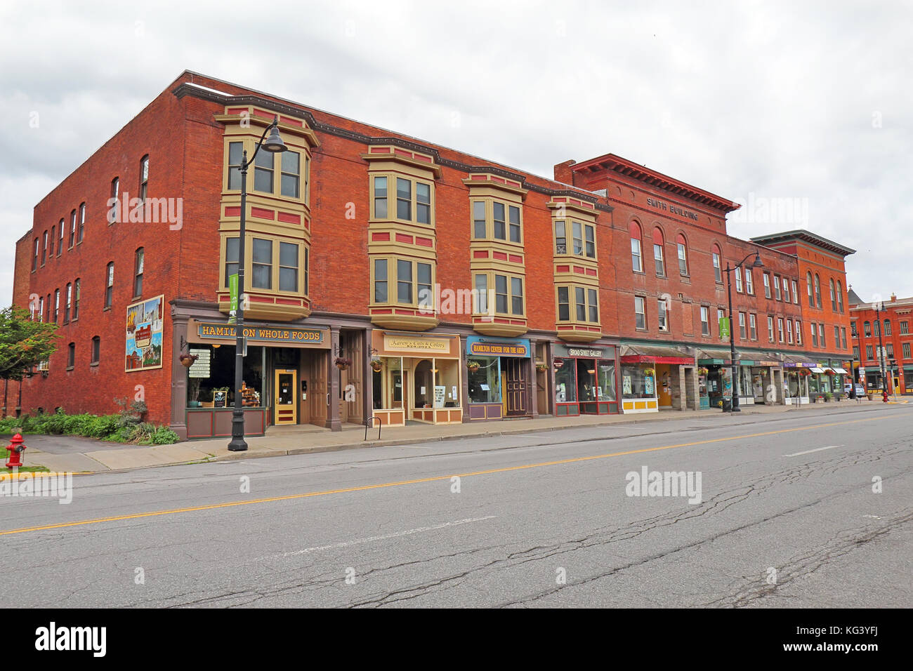 HAMILTON, NEW YORK - MAY 28 2017: Buildings on Broad Street in the Hamilton Village Historic District in the village of Hamilton the home of Colgate U Stock Photo