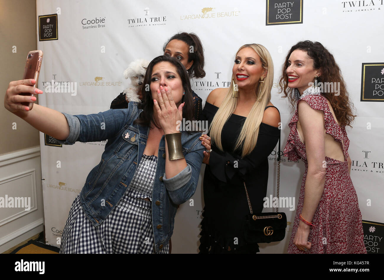 Beverly Hills, Ca. 2nd Nov, 2017. Chudney Ross, Anya Sarre, Samantha