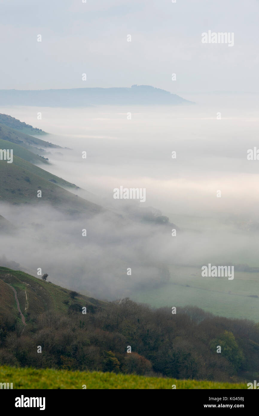 Brighton, UK. 3rd Nov, 2017. A beautiful misty Autumnal morning along