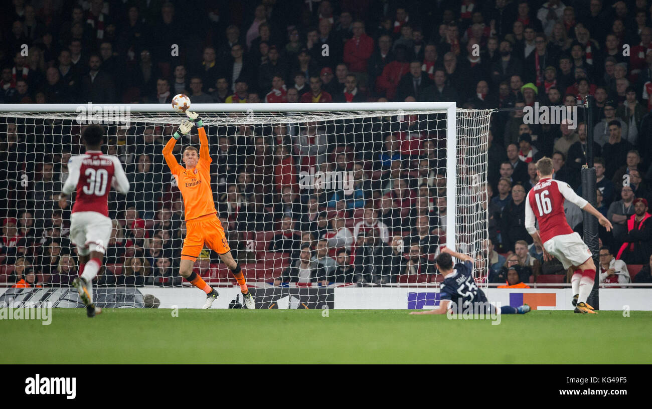 London, UK. 02nd Nov, 2017. Goalkeeper Matt Macey of Arsenal produces a save to deny Slavoljub Srnic (55) of Crvena Zvezda (Red Star Belgrade) during the UEFA Europa League group stage match between Arsenal and FC Red Star Belgrade at the Emirates Stadium, London, England on 2 November 2017. Photo by Andy Rowland. Credit: Andrew Rowland/Alamy Live News Stock Photo