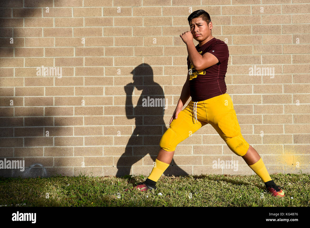 Belle Glade, Florida, USA. 3rd Nov, 2017. Glades Central kicker