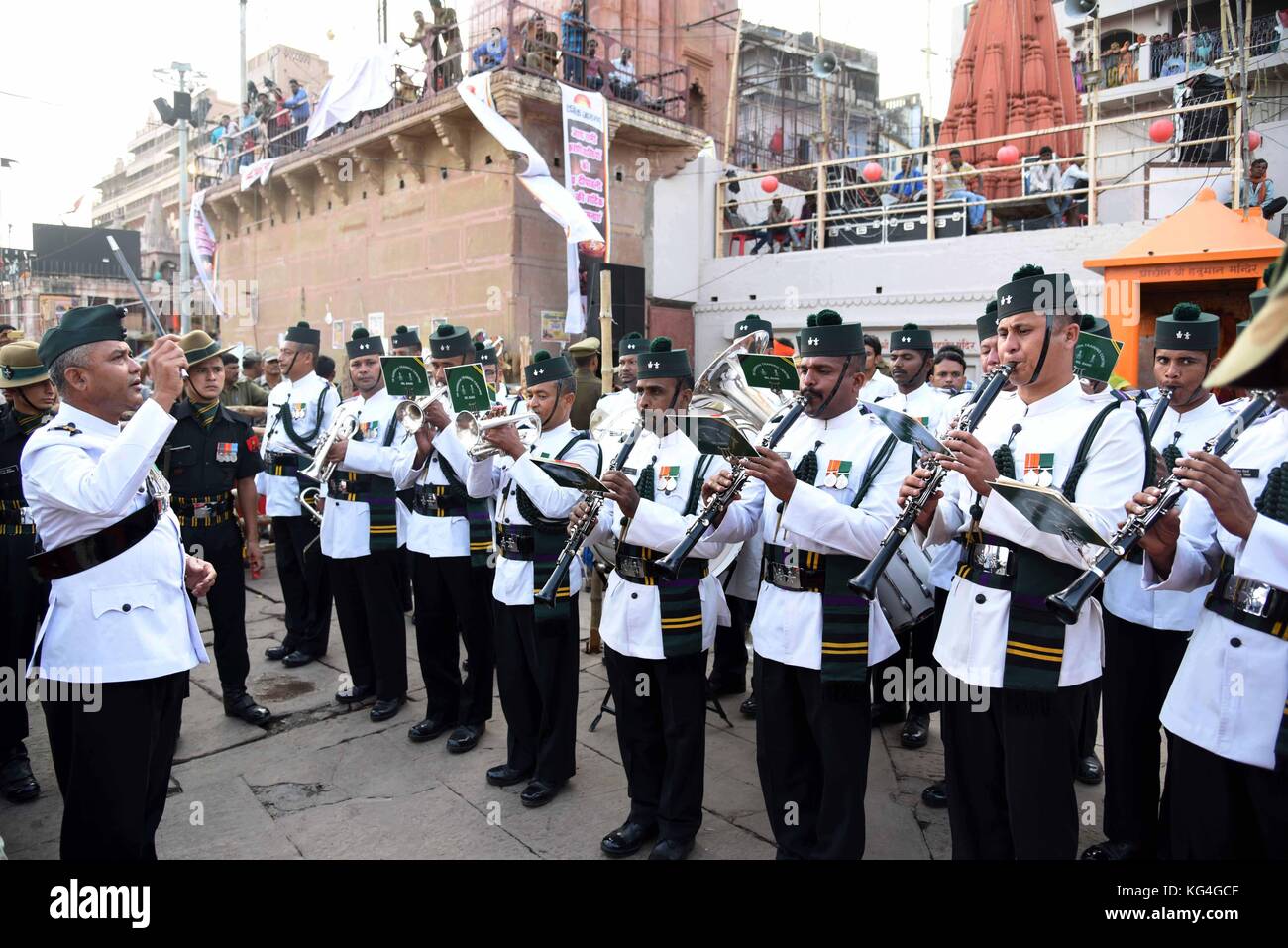 Varanasi, Uttar Pradesh, India. 4th Nov, 2017. Varanasi Army soldiers