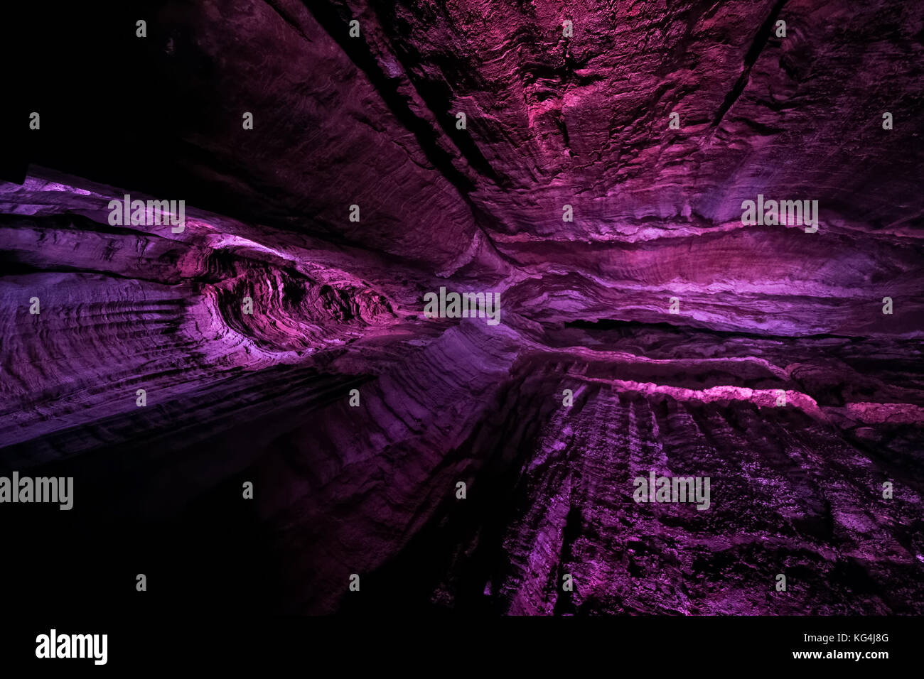 Cave leading to Ruby Falls in Lookout Mountain, near Chattanooga ...