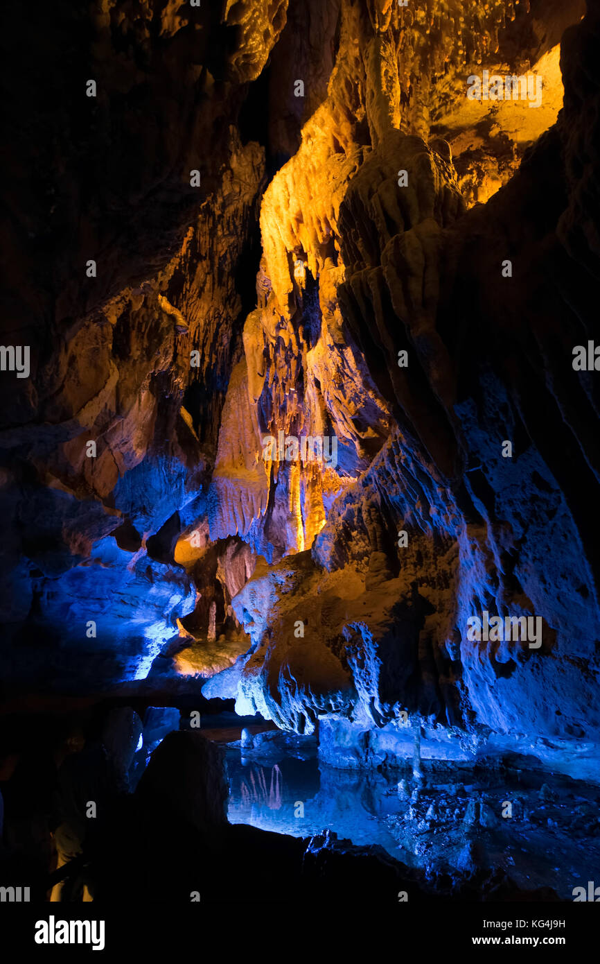 Cave leading to Ruby Falls in Lookout Mountain, near Chattanooga ...