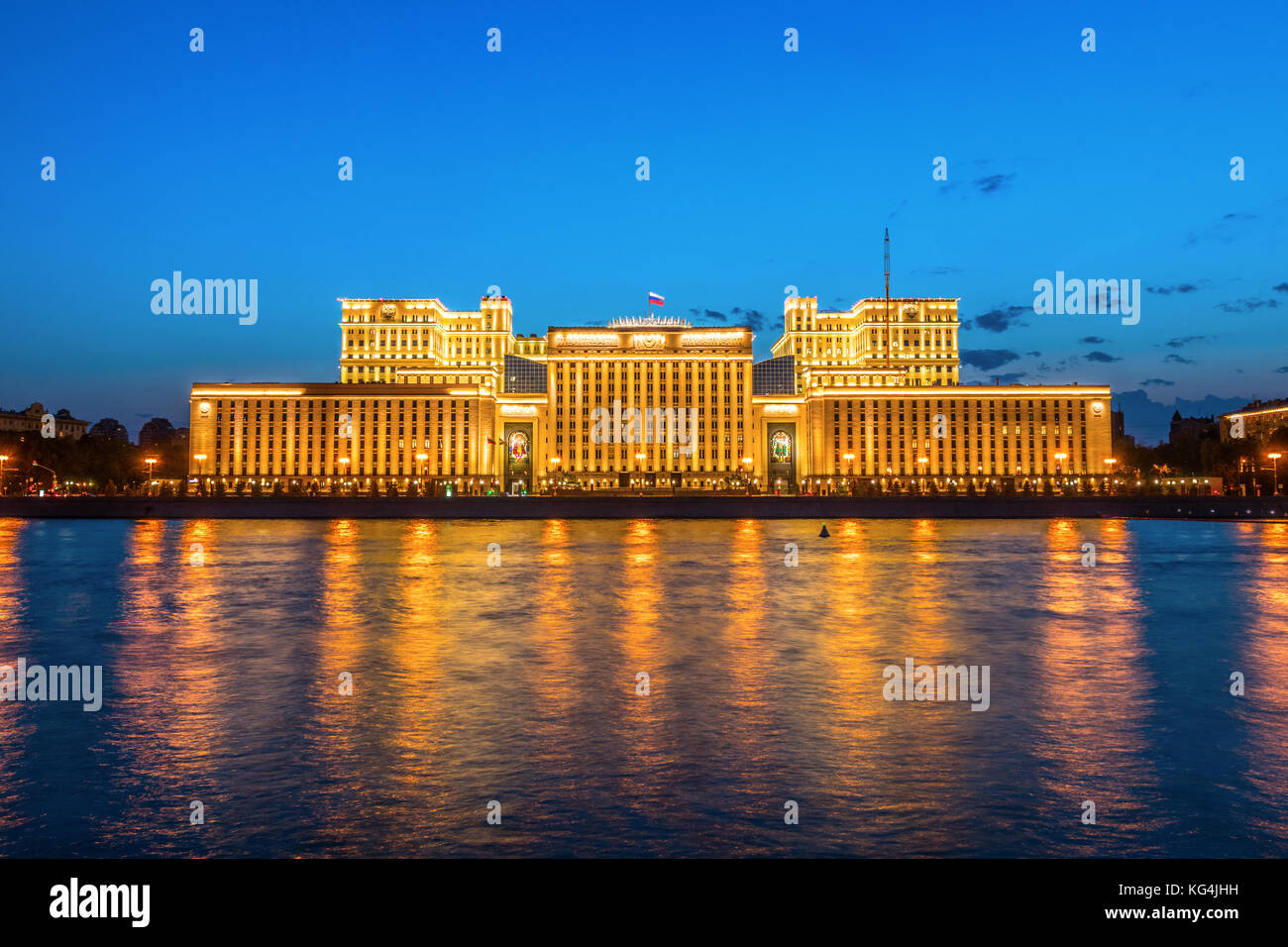 The Moskva river and the main building of Ministry of Defence of the Russian Federation during sunset. Moscow, Russia. Stock Photo