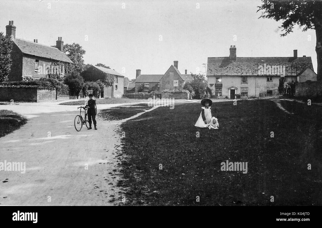 Vintage image of The Old Chapel in Harwell Village near Didcot showing Street scene and horse and Cart Stock Photo