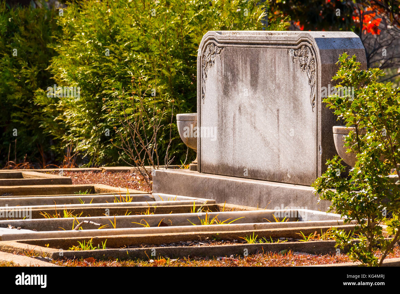 Row of tombstone hi-res stock photography and images - Alamy