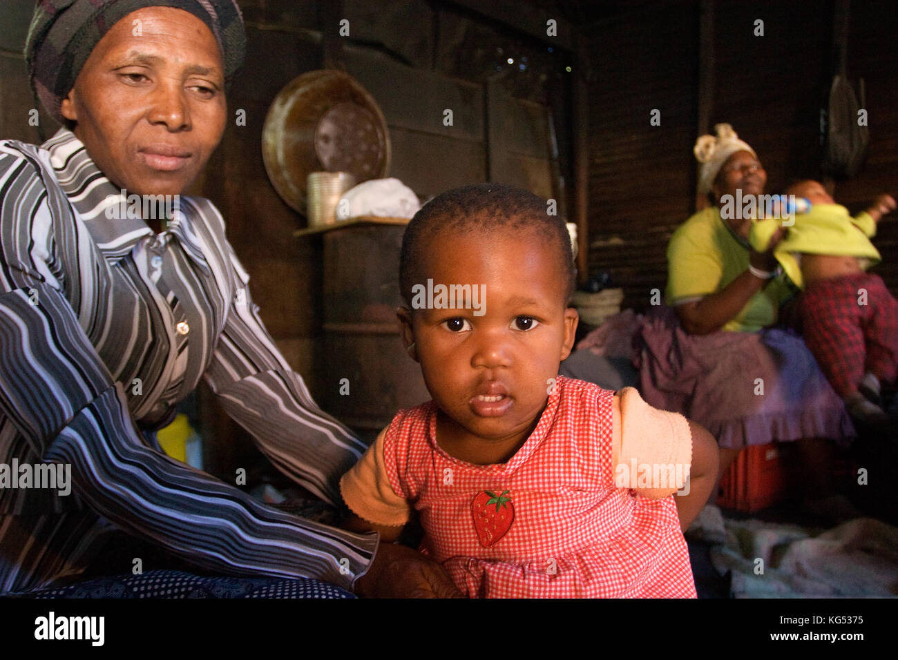 African family town africa hi-res stock photography and images - Alamy