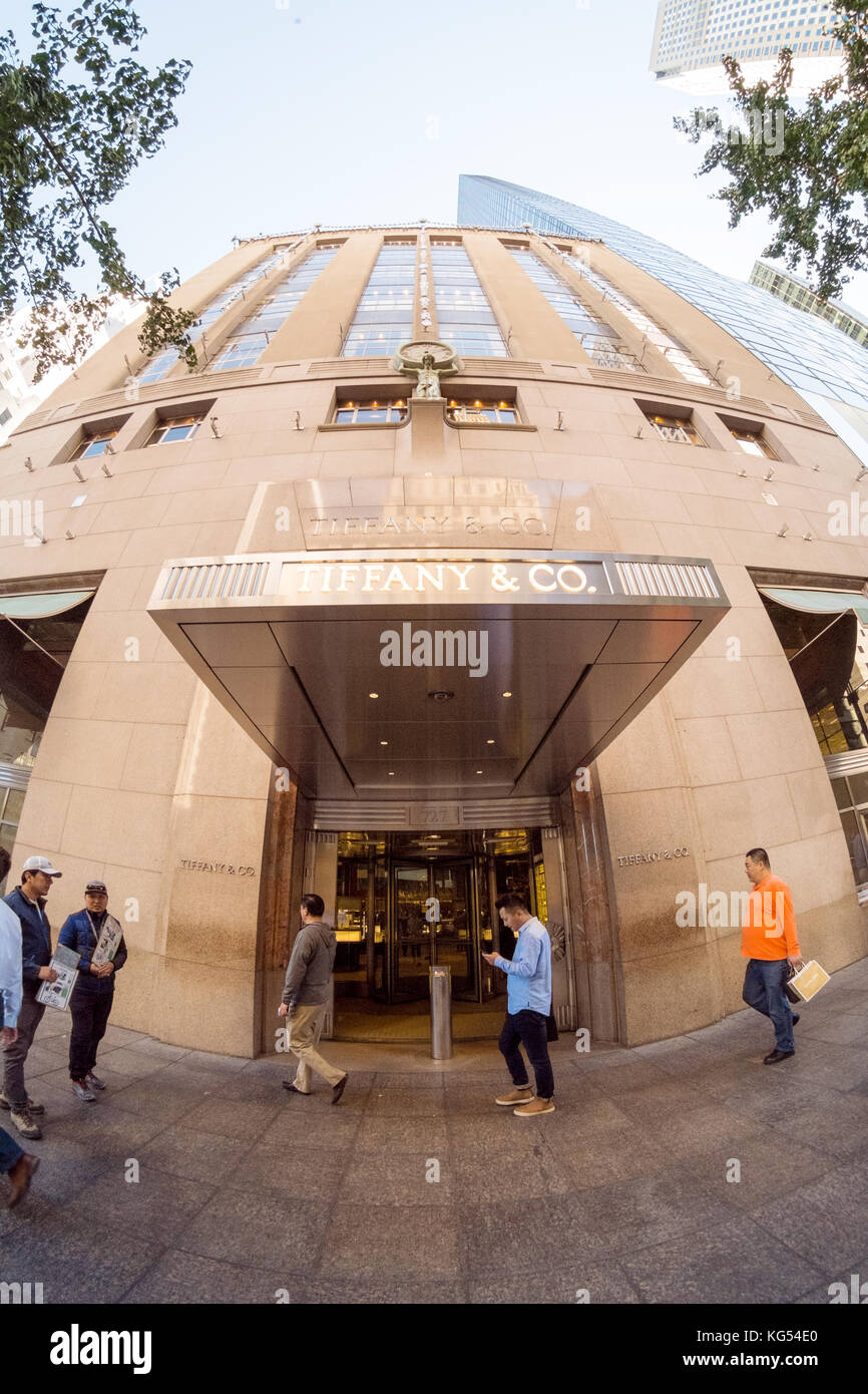 Tiffany & Co. jewellery store 5th Avenue, Manhattan, New York City, NY