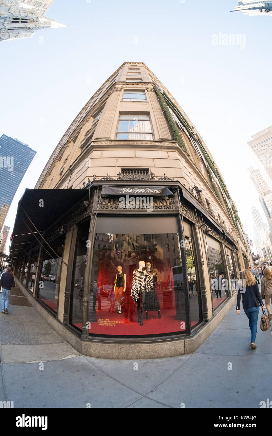 Saks 5th avenue hi-res stock photography and images - Alamy