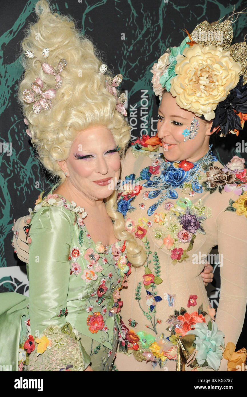 Sophie Von Haselberg New York, NY - October 30, 2017: Bette Midler, Sophie Von Haselberg