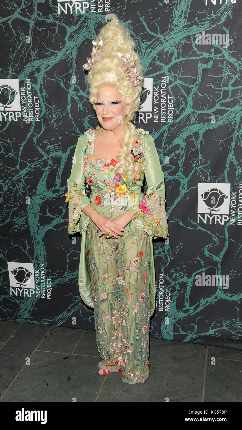 New York, NY October 30, 2017 Bette Midler attends Bette Midler 2017