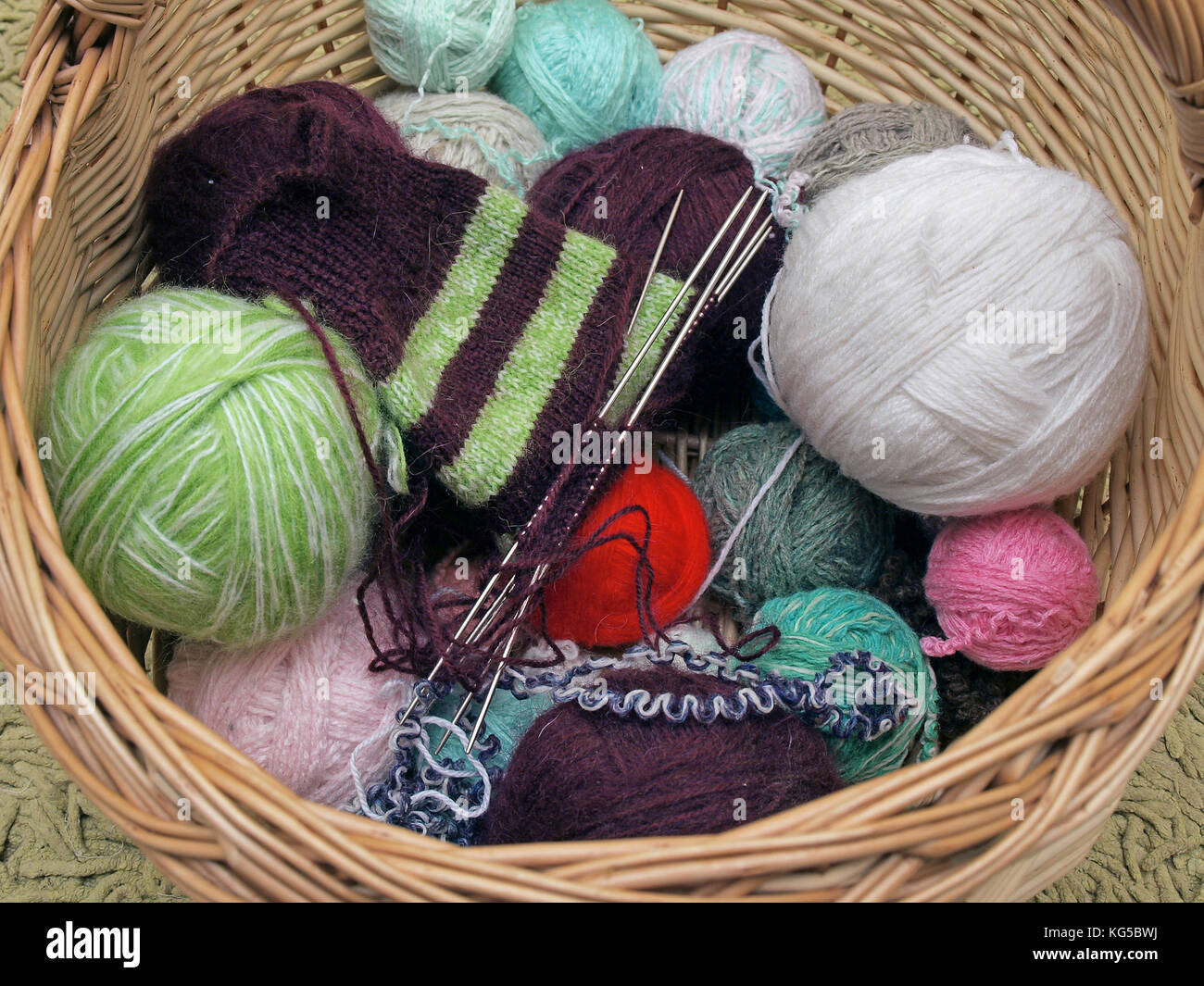 Wicker basket knitting yarn hi-res stock photography and images - Alamy