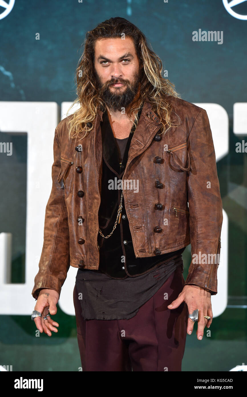 Jason Momoa attending the Justice League photocall, at The College, Southampton Row, London. PRESS ASSOCIATION Photo. Picture date: Saturday November 4th, 2017. Photo credit should read: Matt Crossick/PA Wire. Stock Photo