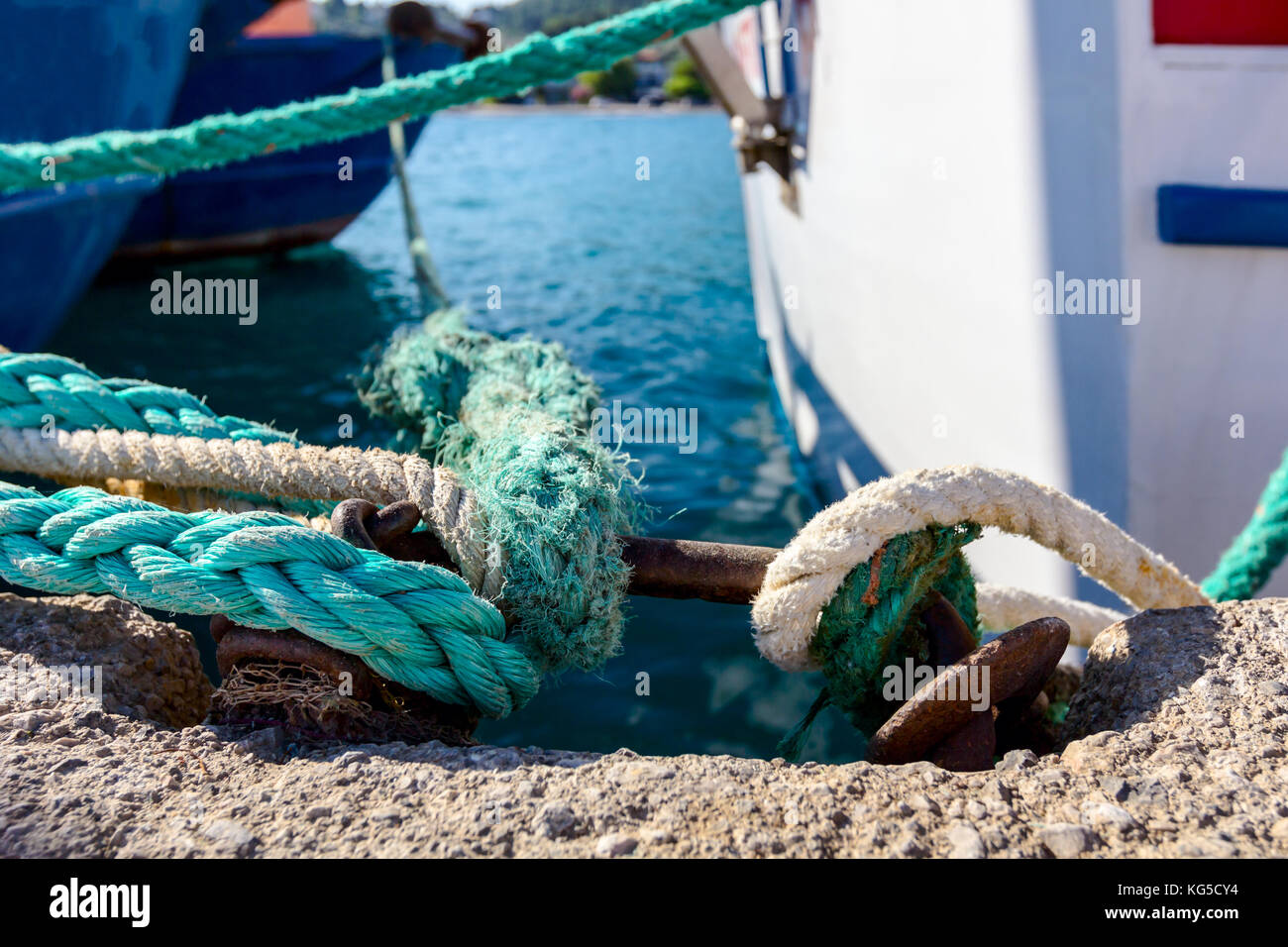 Rope tied marina hi-res stock photography and images - Page 12 - Alamy