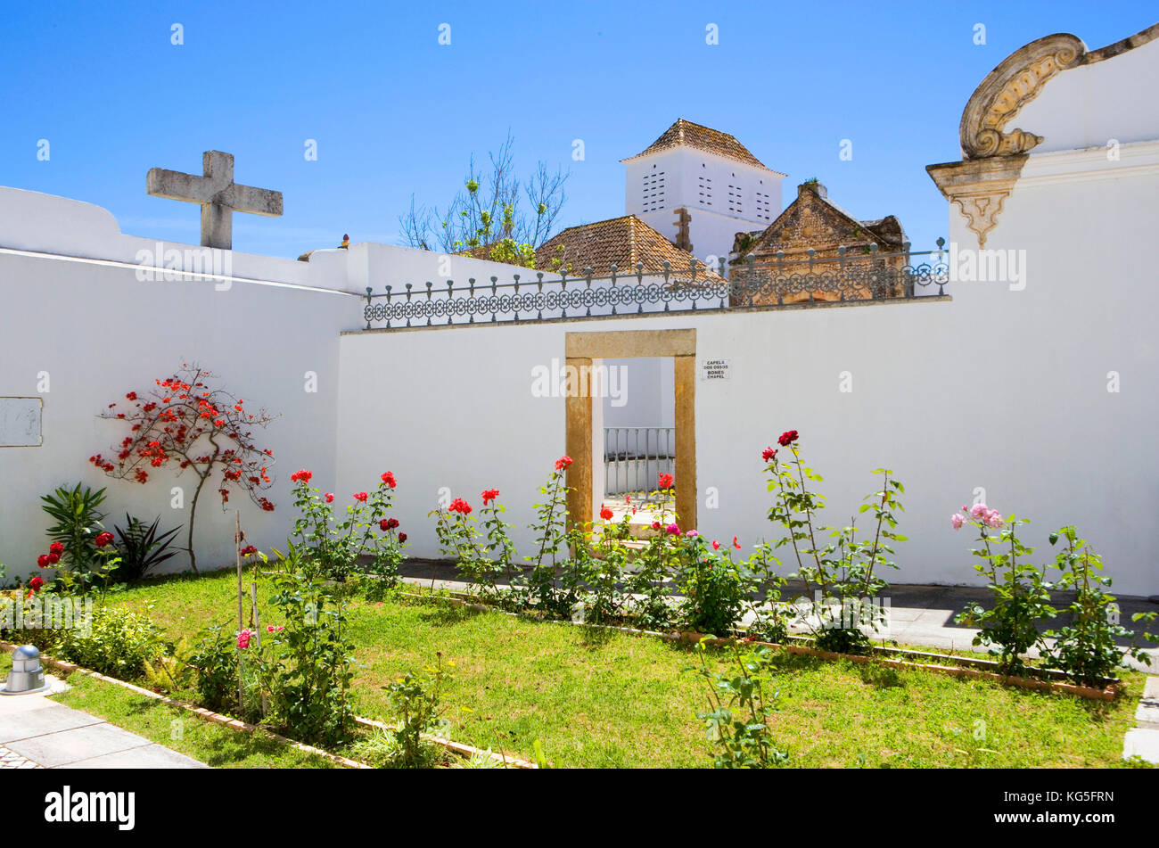 Faro, small garden behind the cathedral Sé, churchyard, Largo da Sé, 13. Cent. with the so-called Capela dos Ossos / Chapel of Bones, Cidade Velha Old Town, Stock Photo