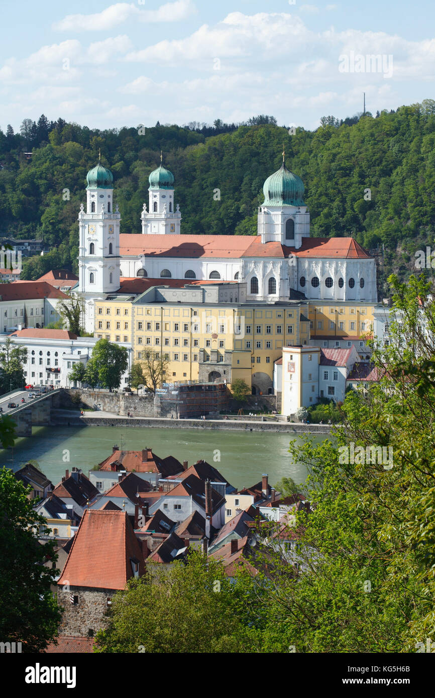 Inn (river) with St. Stephen's Cathedral, Old Town, Passau, Lower ...