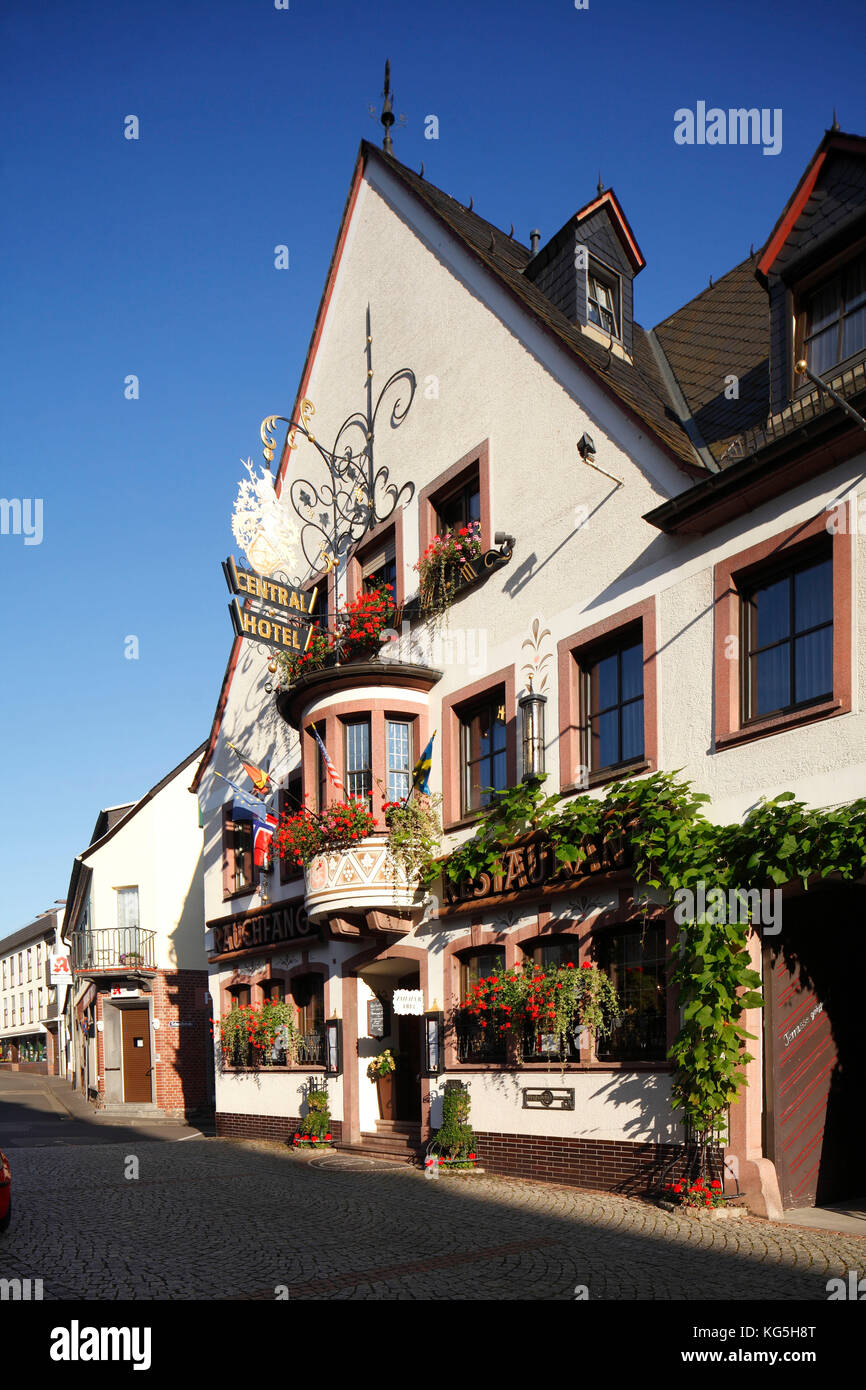 Rudesheim Am Rhein Central Hotel Old House Facade Stock Photo Alamy