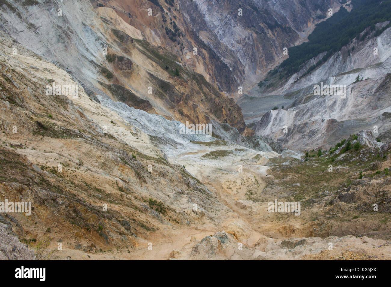 The „Illgraben“ is a deep valley which is cut by debris flow through