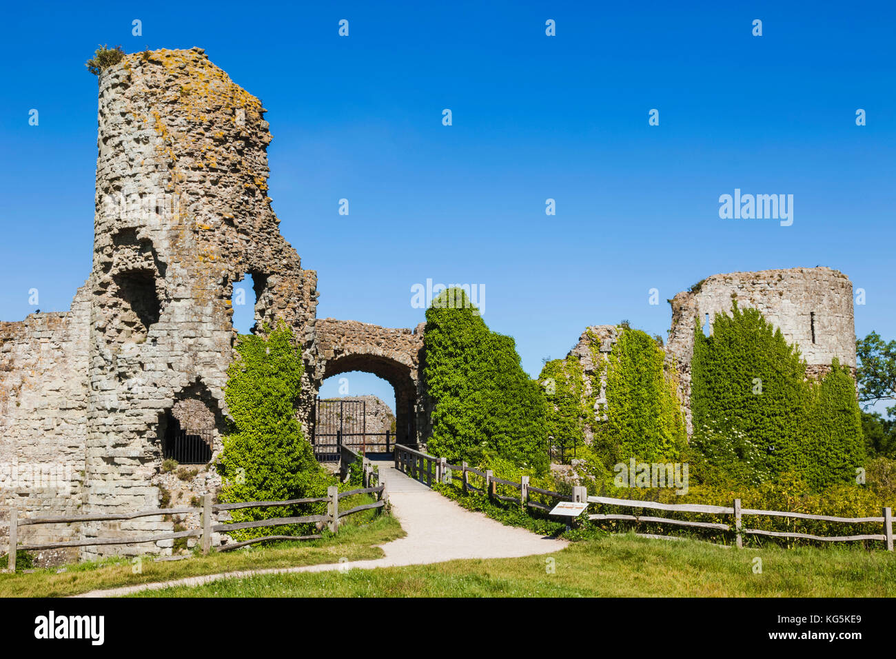 England, East Sussex, Pevensey, Pevensey Bay, Pevensey Castle Stock