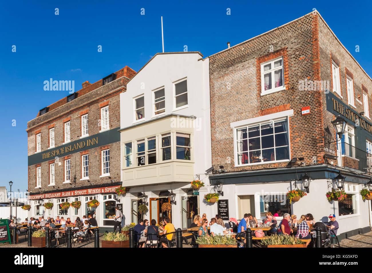 England, Hampshire, Portsmouth, Bath Square, The Spice Island Inn Pub