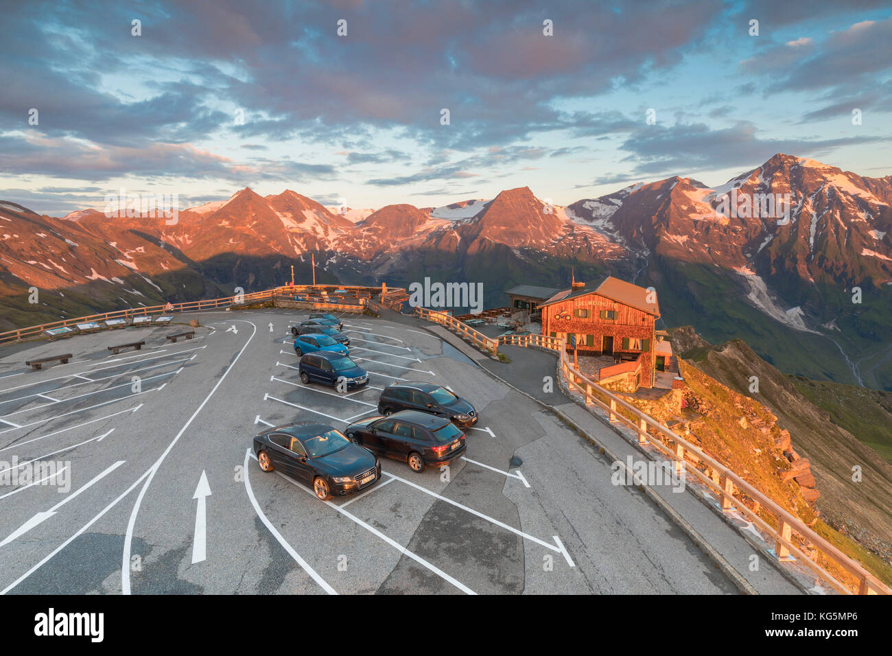 Grossglockner hig alpine road, the highest altitude, the car parking and the Edelweiss hut on the Edelweiss spitze, Fusch an der Grossglocknerstrasse, Austria Stock Photo