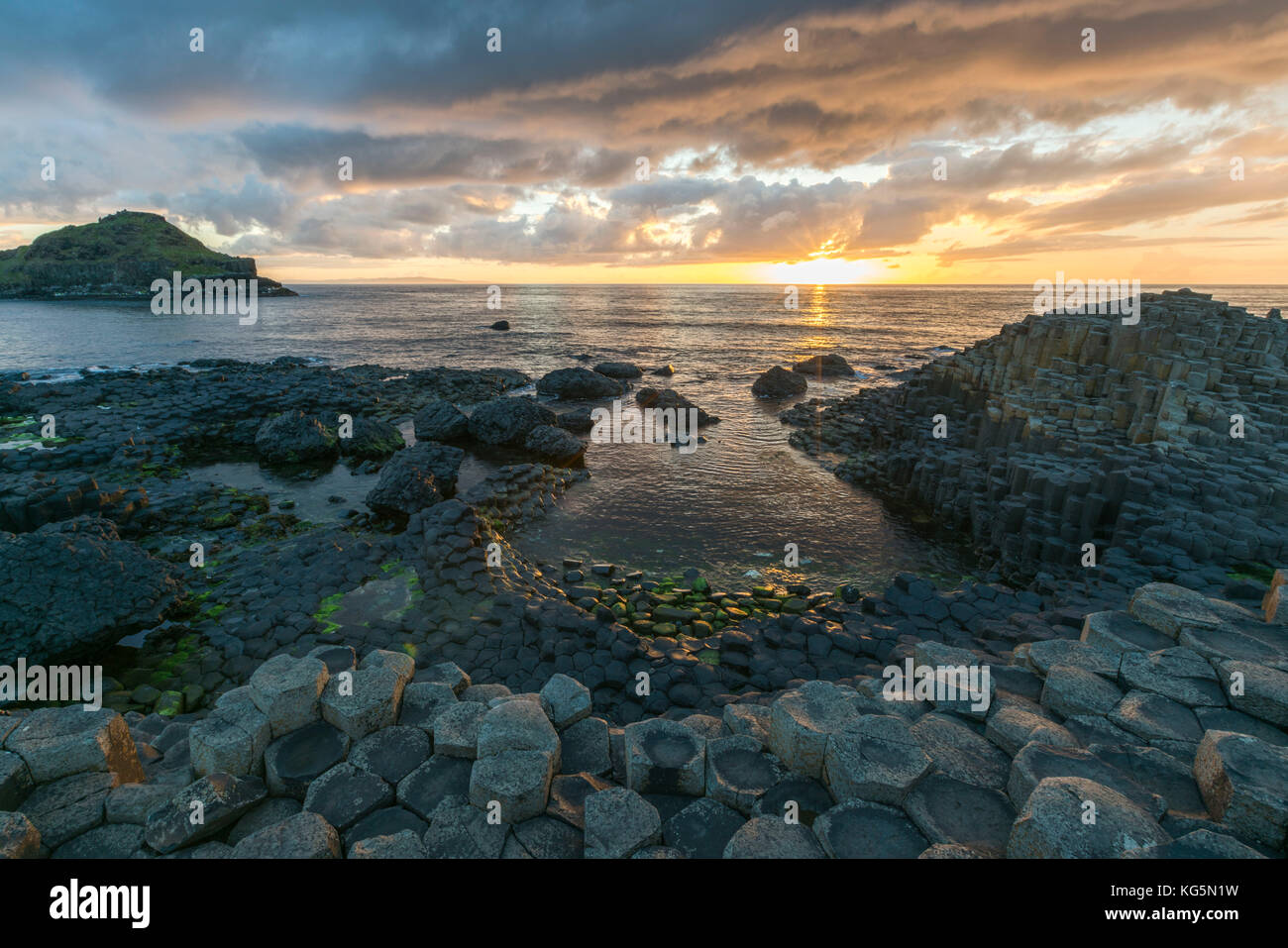 The giants causeway sunset ireland hi res stock photography and images