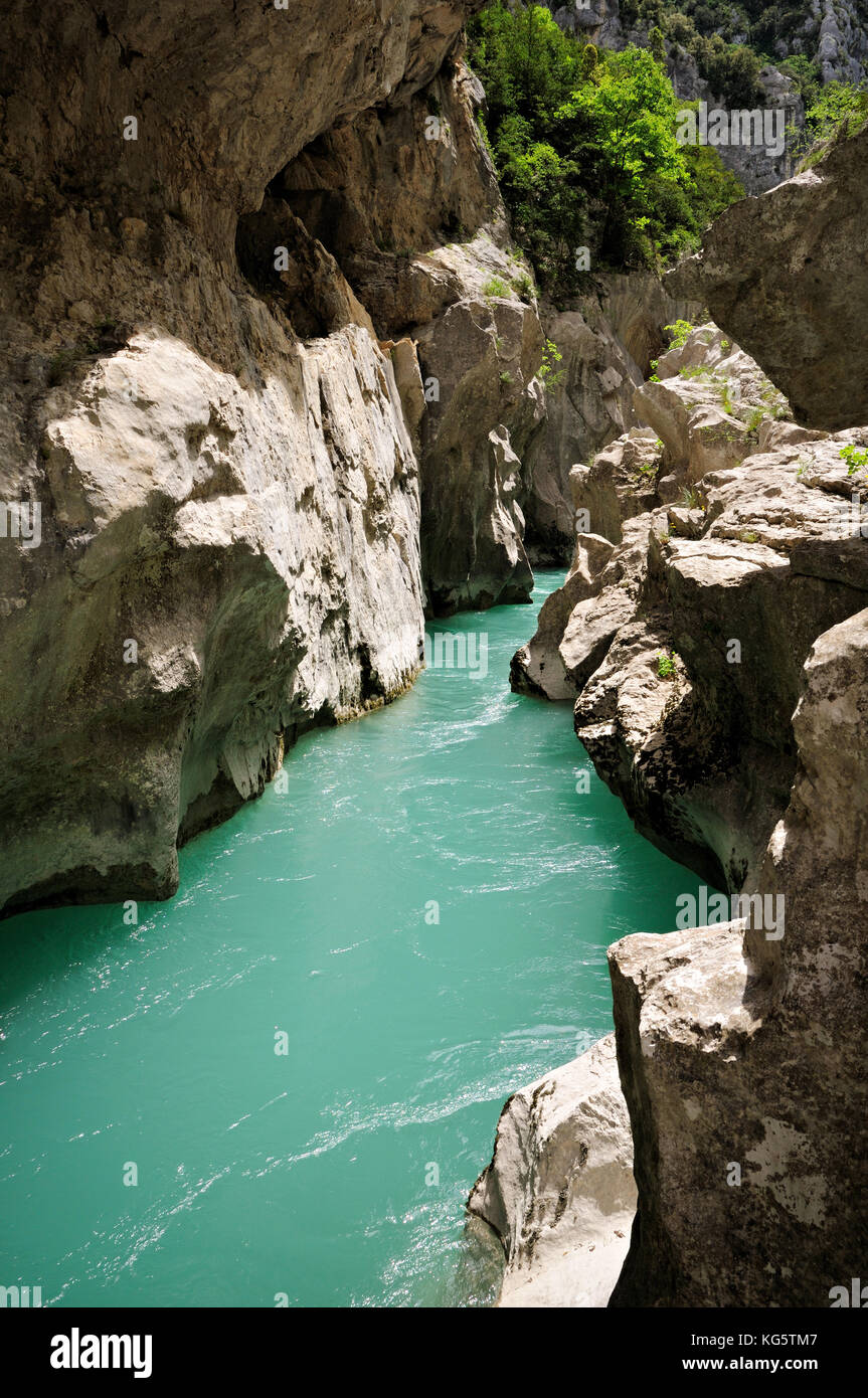 The turquoise Verdon river in the Styx along Imbut trail, Verdon Gorge, France Stock Photo