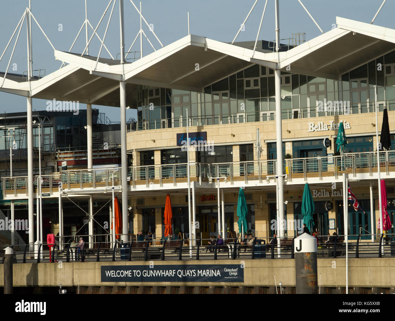 Shopping gunwharf quays portsmouth hires stock photography and images