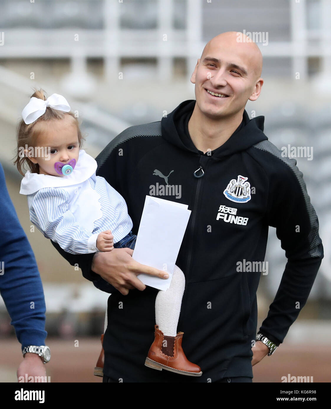 Newcastle United S Jonjo Shelvey And Daughter Lola Fleur Shelvey During The Premier League Match At St James Park Newcastle Stock Photo Alamy