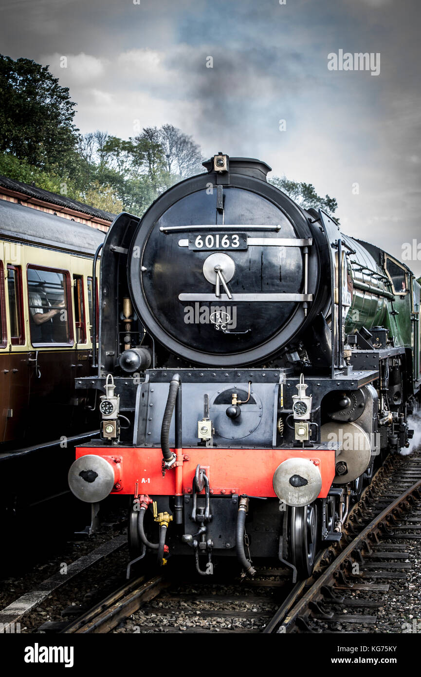 Pulling trains hires stock photography and images Alamy