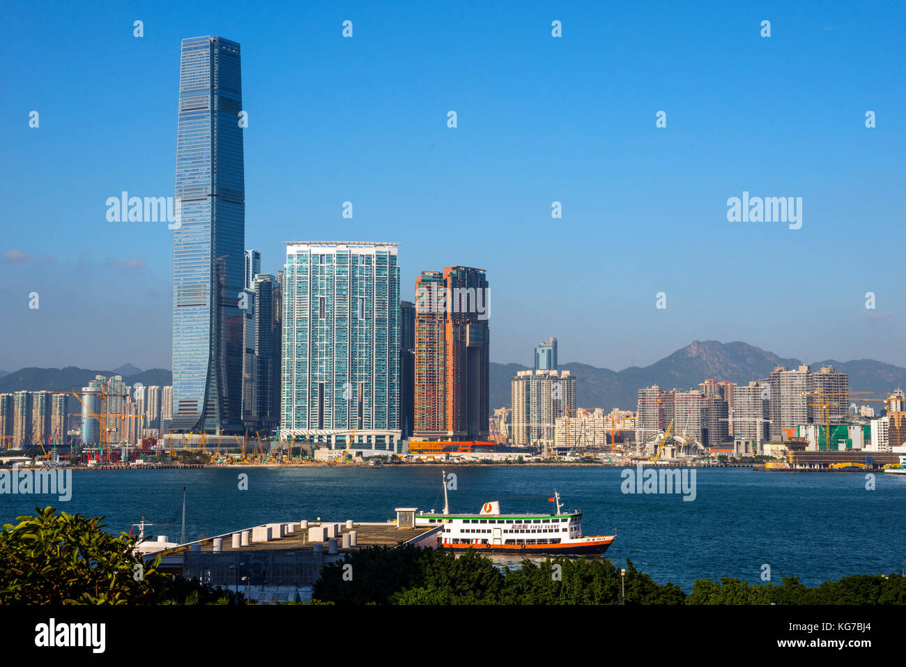 Hong Kong Harbour with view of Kowloon and New Territories Stock Photo