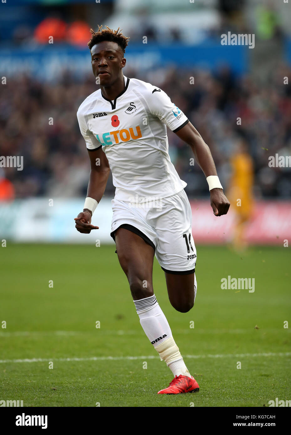 Swansea City's Tammy Abraham during the Premier League match at the Liberty Stadium, Swansea. PRESS ASSOCIATION Photo. Picture date: Saturday November 4, 2017. See PA story SOCCER Swansea. Photo credit should read: Nick Potts/PA Wire. RESTRICTIONS: No use with unauthorised audio, video, data, fixture lists, club/league logos or 'live' services. Online in-match use limited to 75 images, no video emulation. No use in betting, games or single club/league/player publications Stock Photo