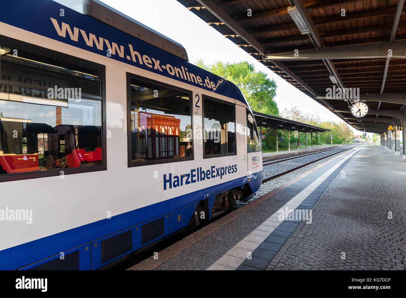 Harz Elbe Express HEX im Quedlinburger Bahnhof Stock Photo