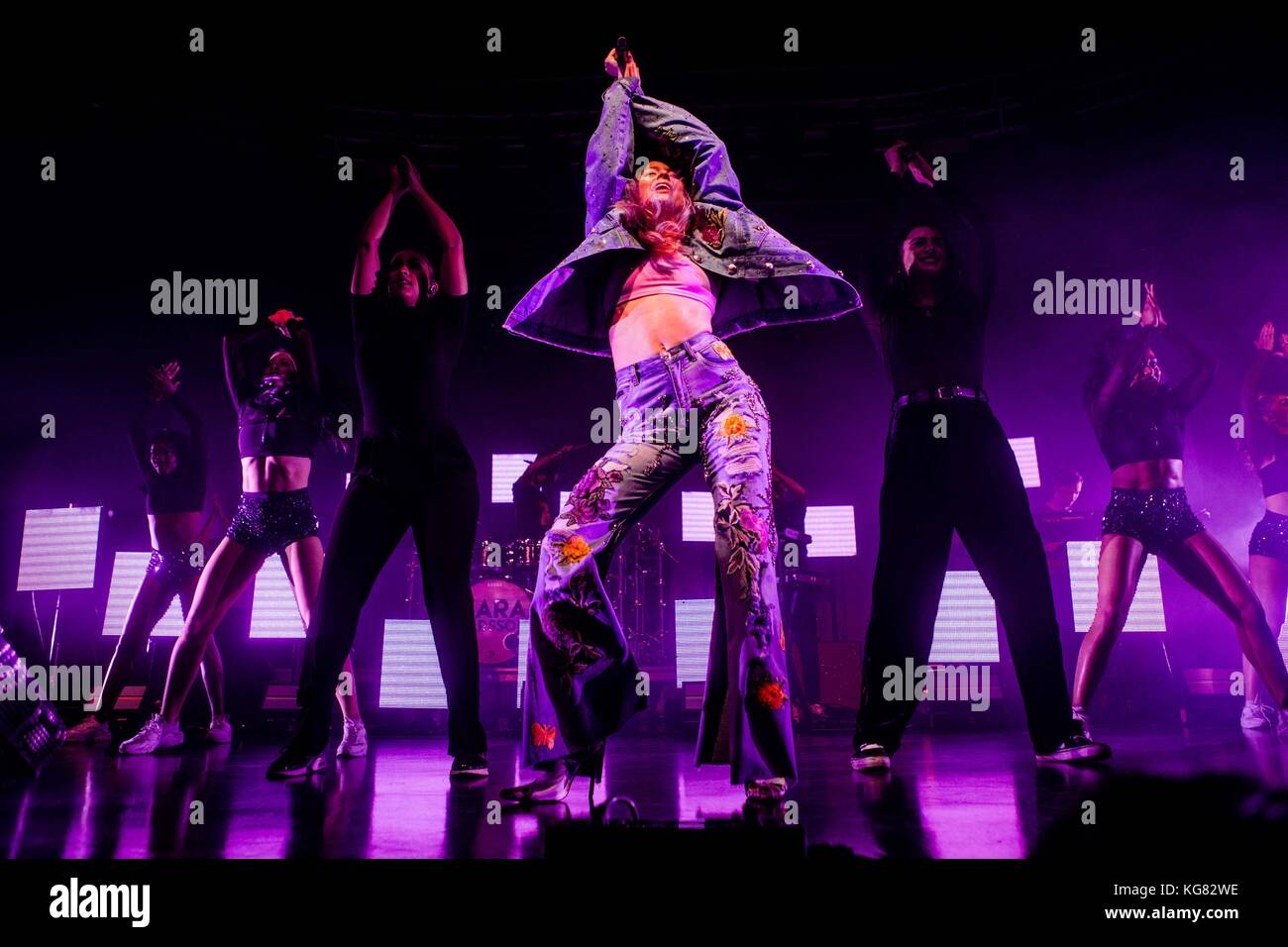Swedish singer zara larsson performs hi-res stock photography and images -  Page 2 - Alamy