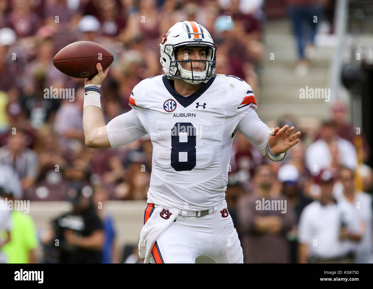 November 4, 2017: Auburn Tigers quarterback Jarrett Stidham (8) sets up to throw in the second quarter during the NCAA football game between the Auburn Tigers and the Texas A&M Aggies at Kyle Field in College Station, TX; John Glaser/CSM. Stock Photo