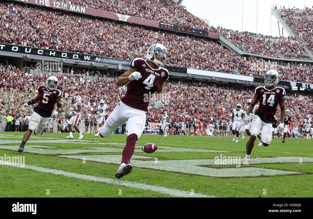 November 4, 2017: Texas A&M Aggies wide receiver Damion Ratley (4) celebrates after scoring a 62 yard touchdown in the third quarter during the NCAA football game between the Auburn Tigers and the Texas A&M Aggies at Kyle Field in College Station, TX; John Glaser/CSM. Stock Photo
