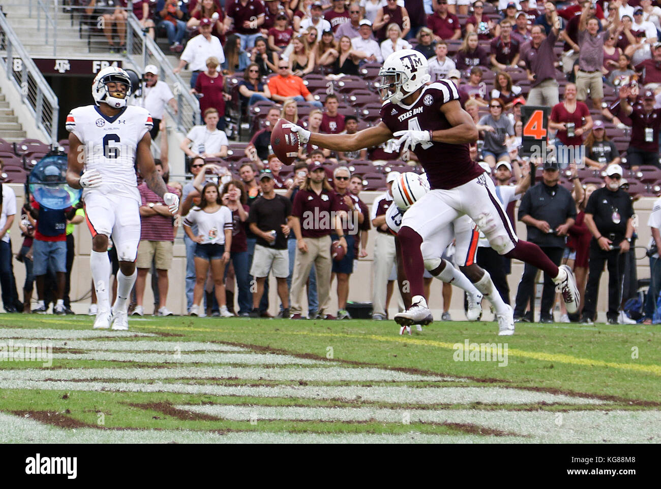 November 4, 2017: Auburn Tigers wide receiver Noah Igbinoghene (4) crosses the goal line for a touchdown in the fourth quarter during the NCAA football game between the Auburn Tigers and the Texas A&M Aggies at Kyle Field in College Station, TX; John Glaser/CSM. Stock Photo