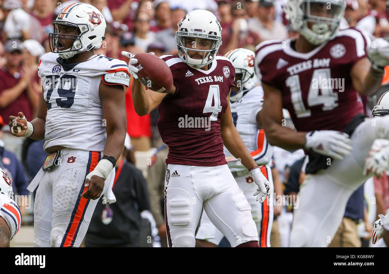 November 4, 2017: Texas A&M Aggies wide receiver Damion Ratley (4) celebrates after a first down during the NCAA football game between the Auburn Tigers and the Texas A&M Aggies at Kyle Field in College Station, TX; John Glaser/CSM. Stock Photo