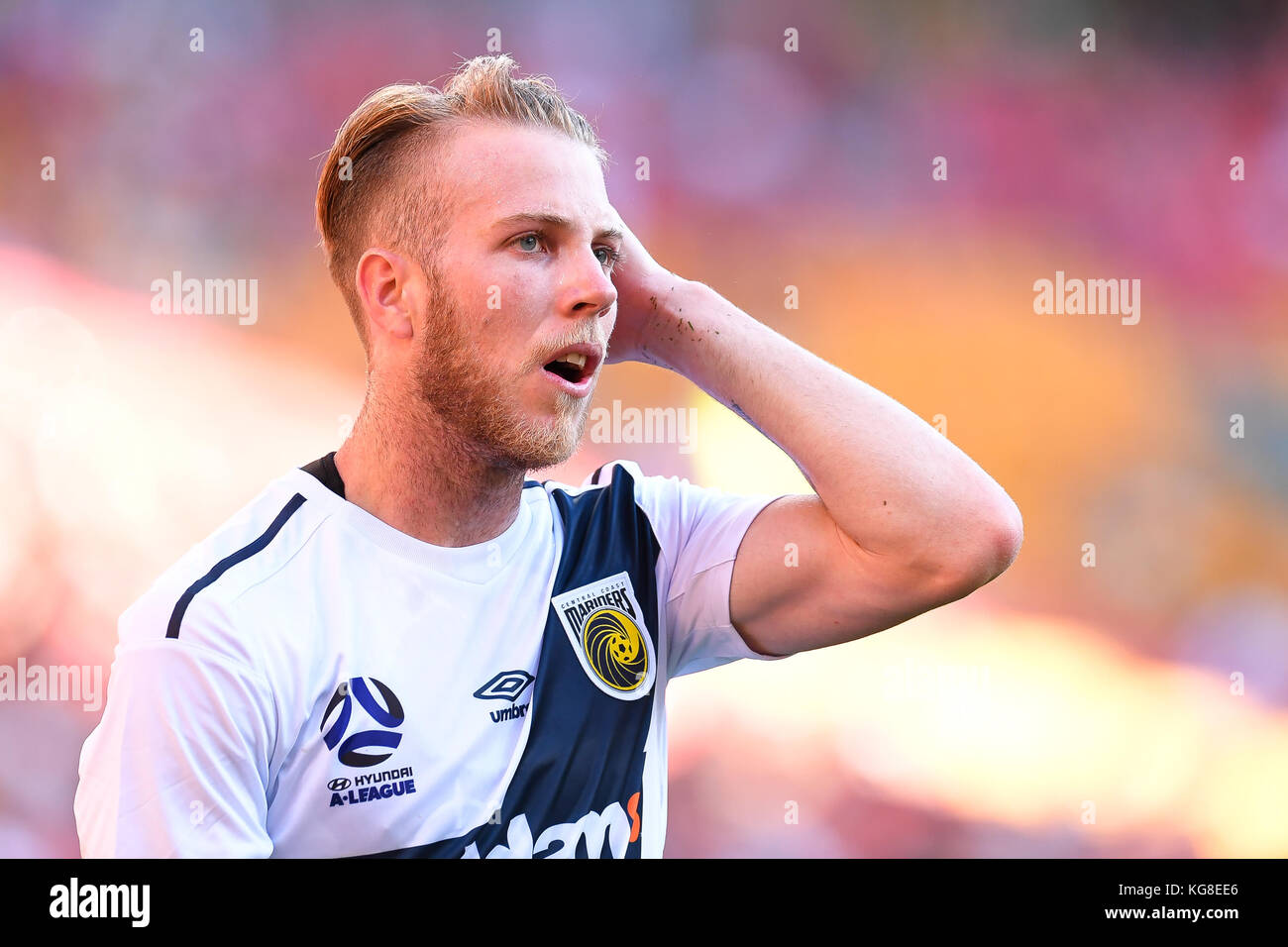 Brisbane, QUEENSLAND, AUSTRALIA. 5th Nov, 2017. Andrew Hoole of the Mariners (#7) looks on during the round five Hyundai A-League match between the Brisbane Roar and the Central Coast Mariners at Suncorp Stadium on November 5, 2017 in Brisbane, Australia. Credit: Albert Perez/ZUMA Wire/Alamy Live News Stock Photo