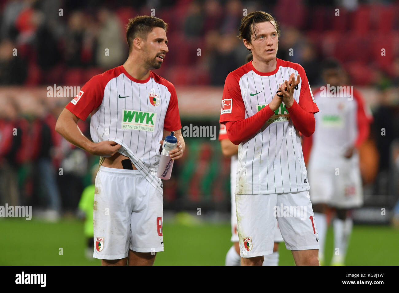 v.li:Rani KHEDIRA (FC Augsburg), MICHAEL GREGORITSCH (FC Augsburg) after  Spielende, Aktion. Fussball 1. Bundesliga,