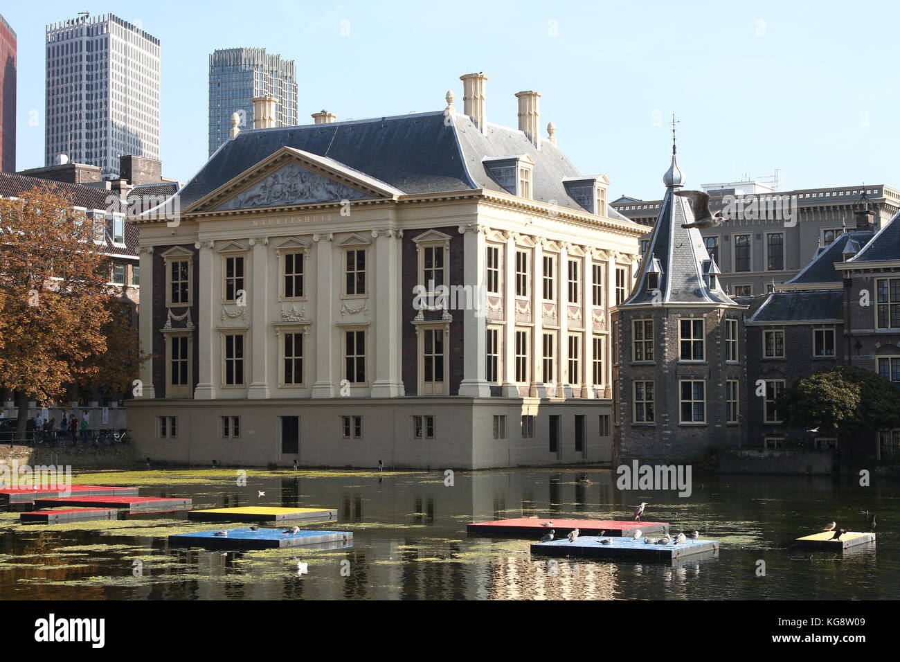 Art museum Mauritshuis, central The Hague (Den Haag), Netherlands. Hofvijver Pond. Het Torentje of Prime Minister Rutte on right  Summer 2017 Stock Photo