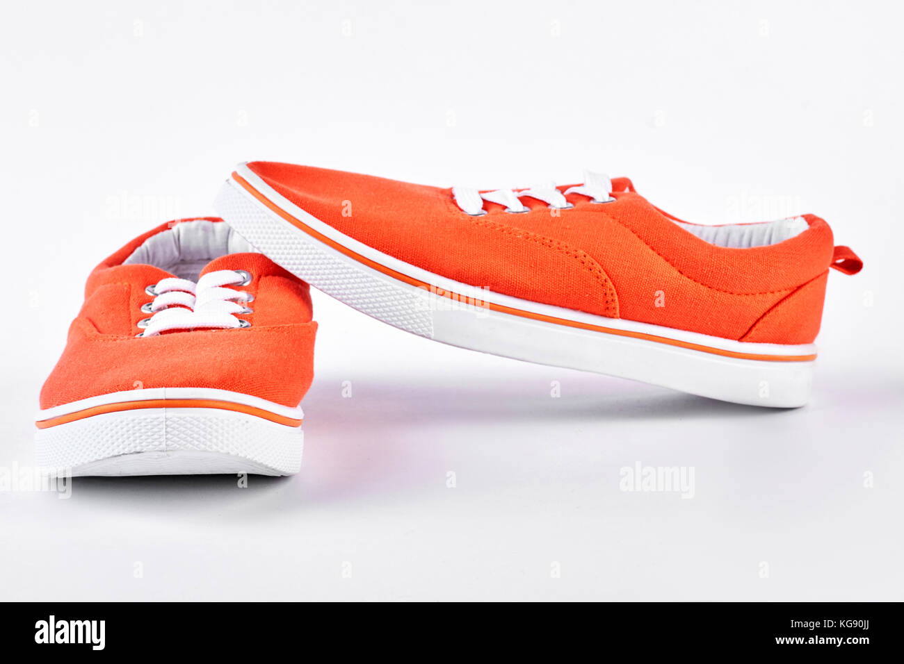 trendy female sneakers