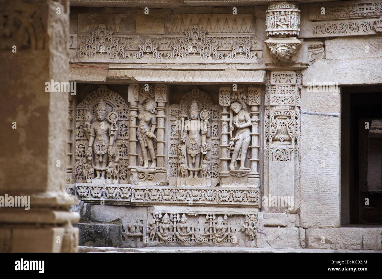 Carved idols on the inner wall and pillars of Rani ki vav, an intricately constructed stepwell on the banks of Saraswati River.  Patan, Gujarat, India Stock Photo